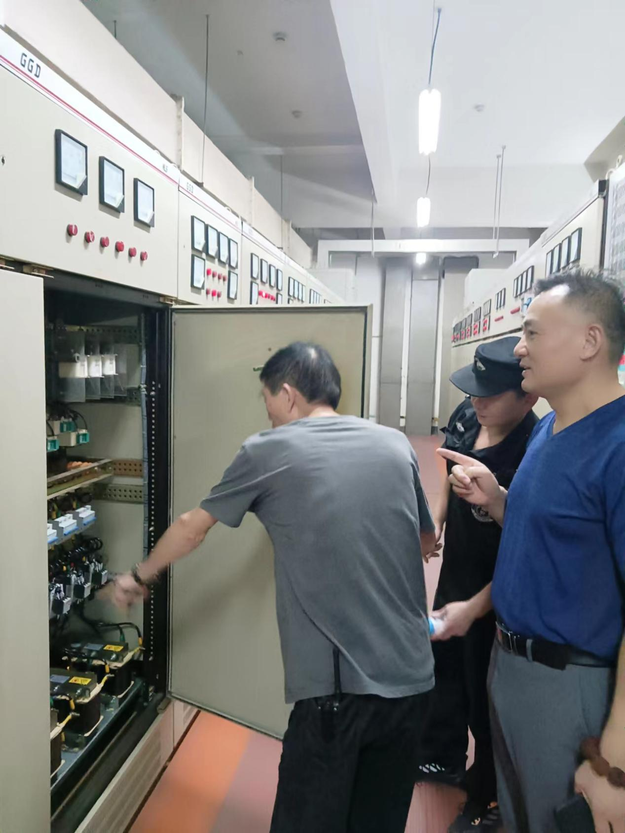 當好商城安全“守夜人”！錢江商城開展安全夜查行動