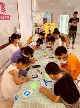 水晶城晶彩課堂—團(tuán)扇制作活動(dòng)圓滿(mǎn)舉行