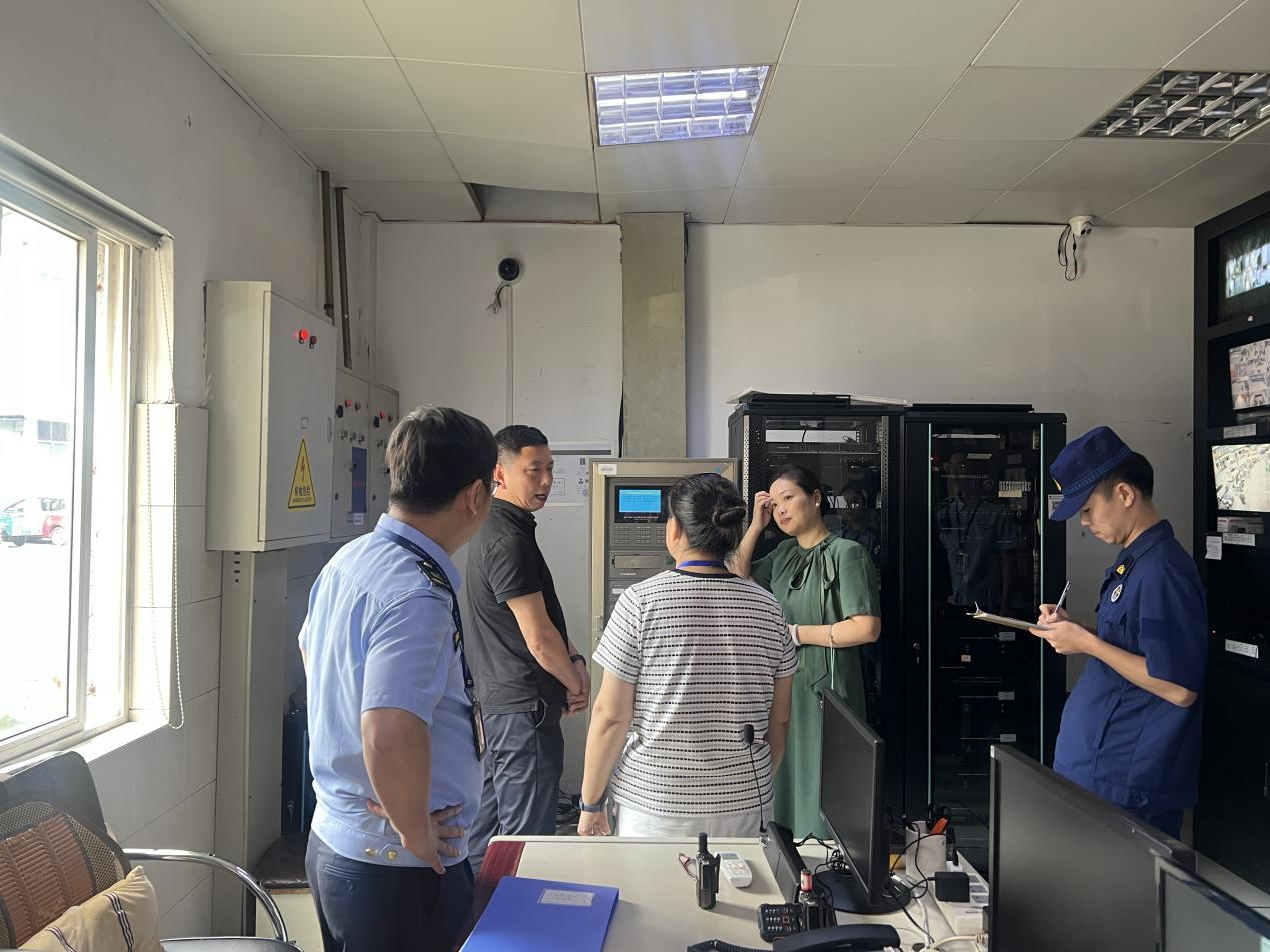 繃緊安全弦，喜迎國(guó)慶節(jié)——大關(guān)街道深入錢(qián)江商城開(kāi)展節(jié)前檢查