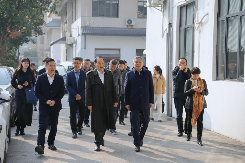 市政協黨組副書記、副主席許明一行赴律威調解中心調研