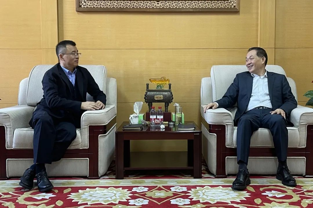 拱墅區(qū)副區(qū)長(zhǎng)，公安分局黨委書(shū)記、局長(zhǎng)徐曉東一行蒞臨集團(tuán)指導(dǎo)