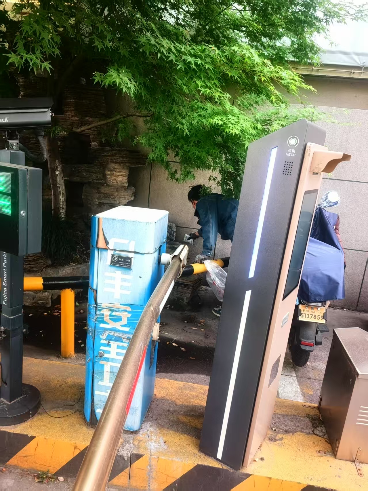 建華市場開啟滅鼠行動(dòng)