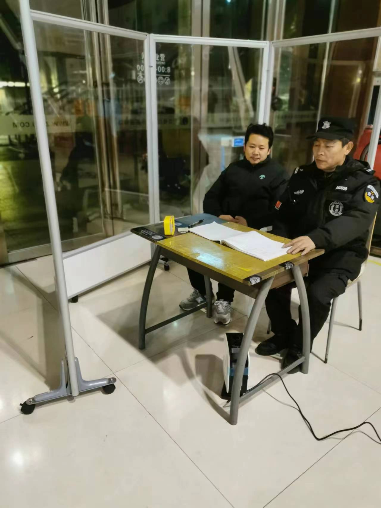 送溫暖情系員工 戰(zhàn)嚴(yán)寒堅守崗位