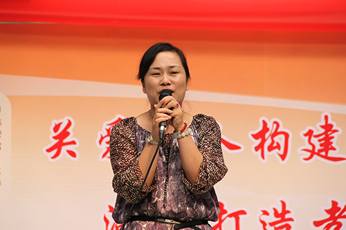 建華文創園黨支部團委走訪慰問七古登社區老人 (1).jpg